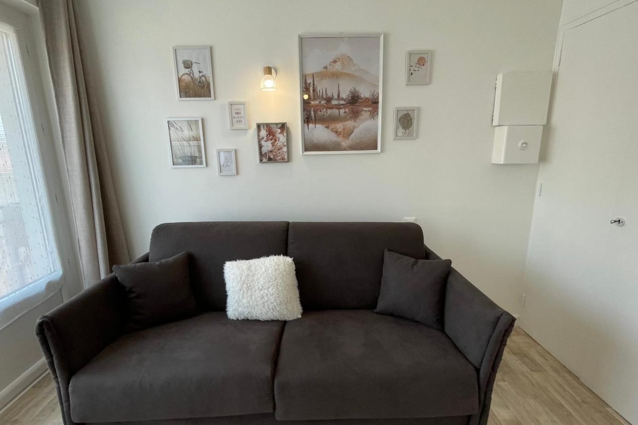 Le Bout Du Lac Studio Renove Avec Balcon Et Vue Sur La Montagne Annecy Bagian luar foto